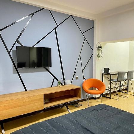 Bat Galim - Mirror Apartment By The Beach Haifa Exterior photo